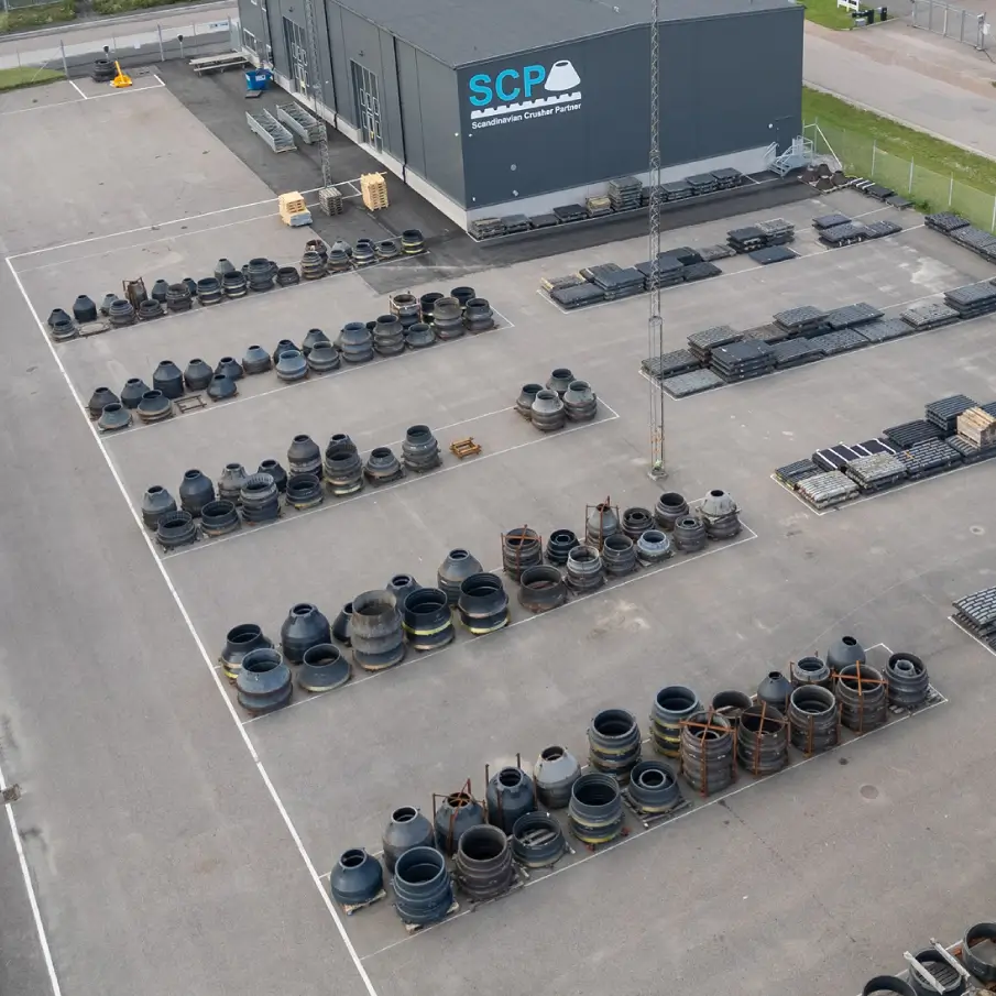 Snímek skladu SCP z dronu